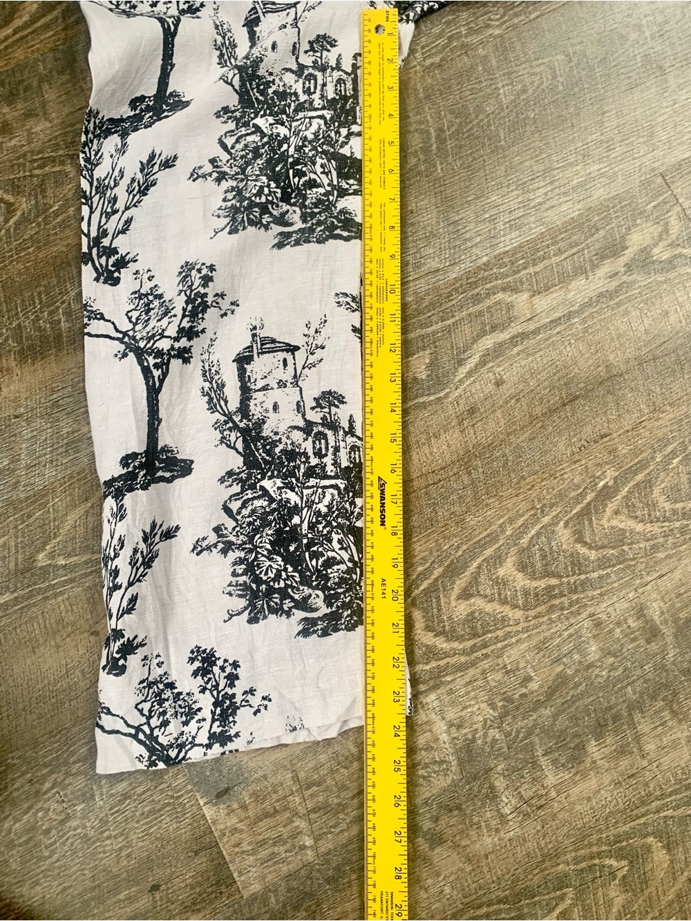 Toile-Print Cottagecore Wide Leg Crop Pants in White and Black Linen - Picture 7 of 10